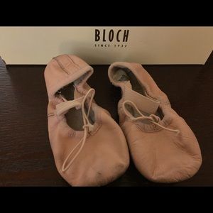 Bloch Pink Ballet Shoes Girl Sz9